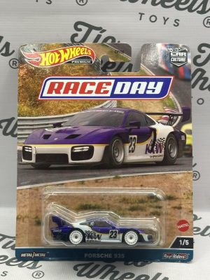 Porsche 935 Race day
