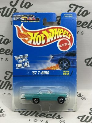 Ford 57 T-bird     Año 1996    abre capot